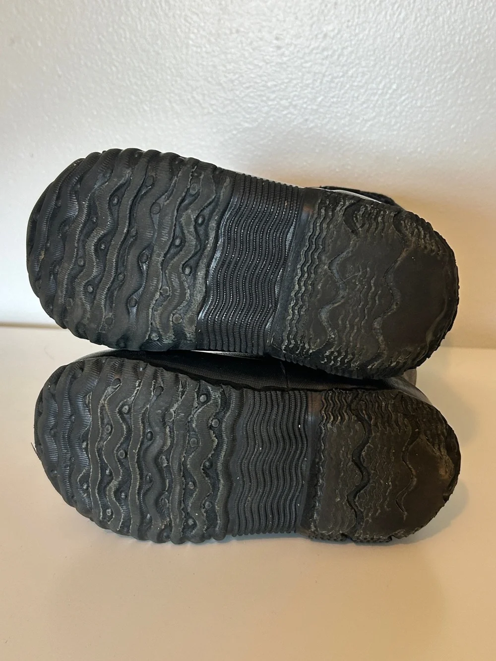 Classic High Kids Bogs Waterproof Boots Size 9